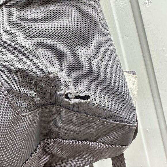 The North Face Recon white purple grey backpack large roomy size lots of pockets - Picture 10 of 11